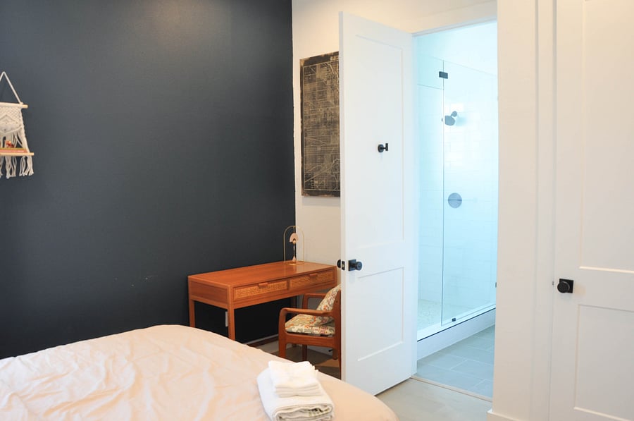 Guest Room Layout with Closet Space