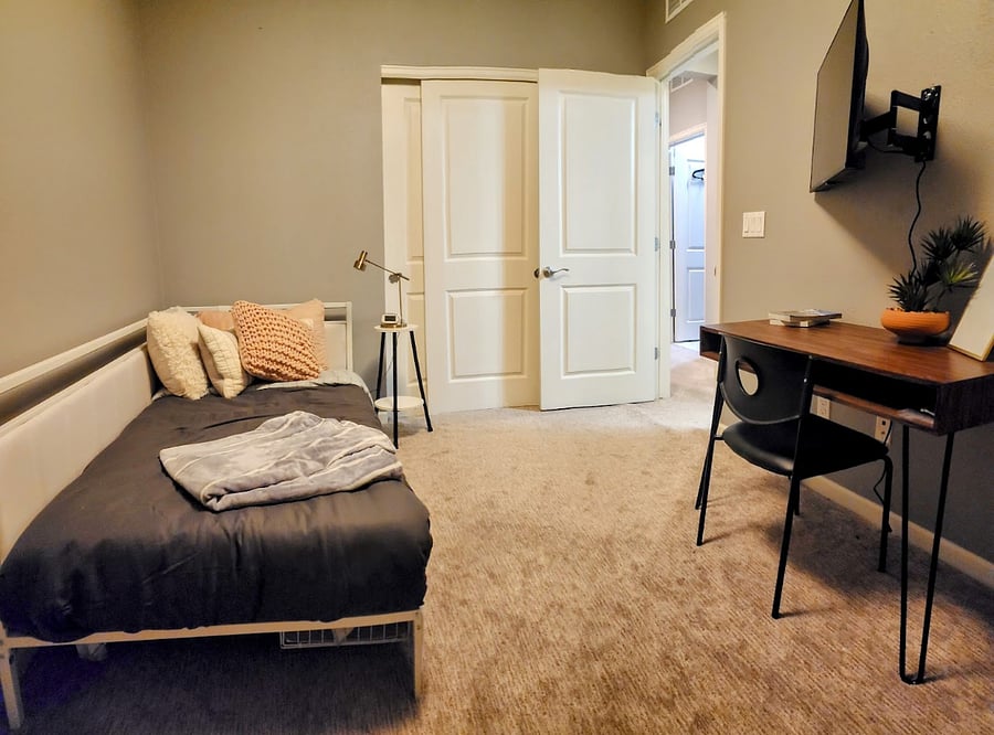 Private bedroom