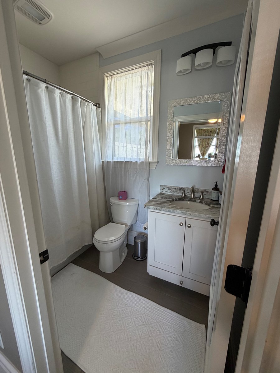 ensuite bath for upstairs bedroom