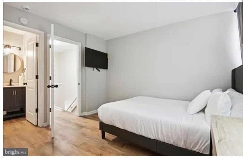 2nd Bedroom/ bathroom