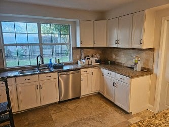 Furnished Finder property 995350_1 photo 14