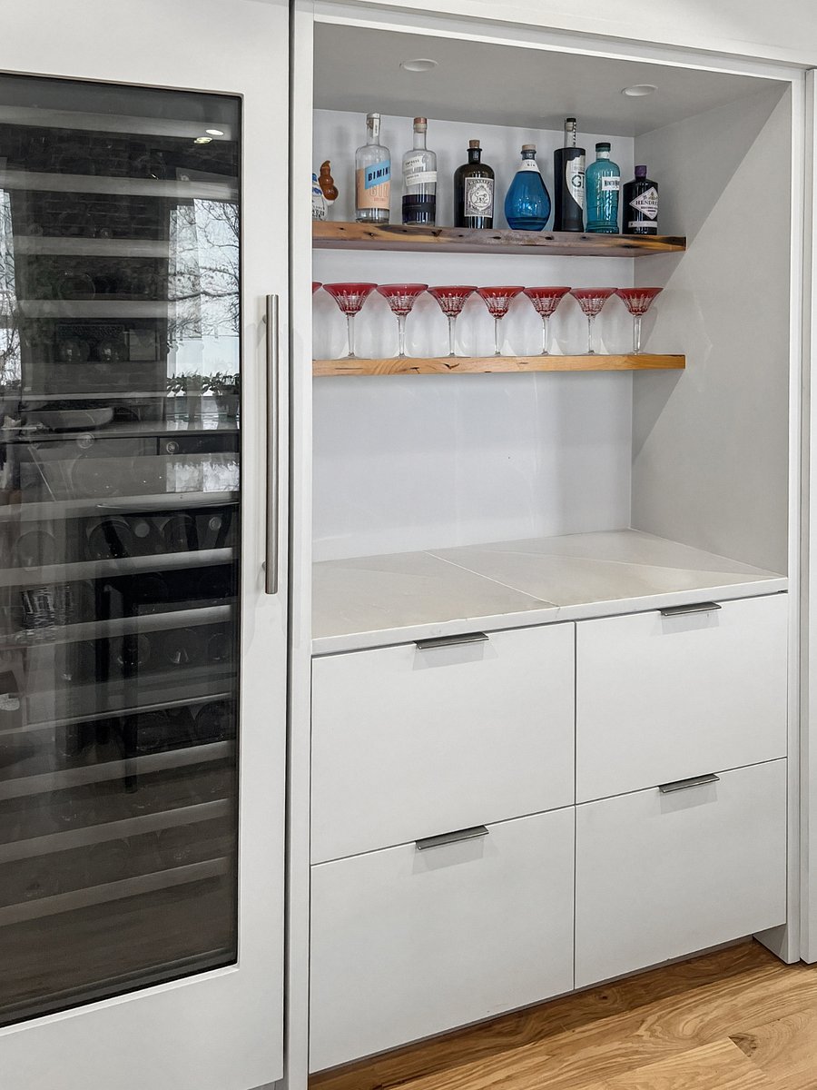 Built-in bar.