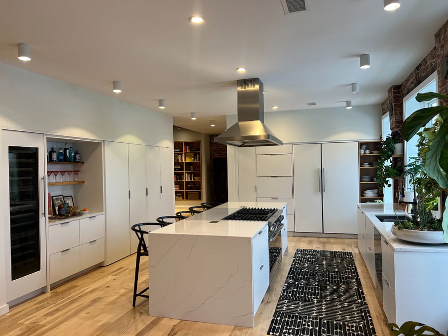 Airy and light state of the art kitchen