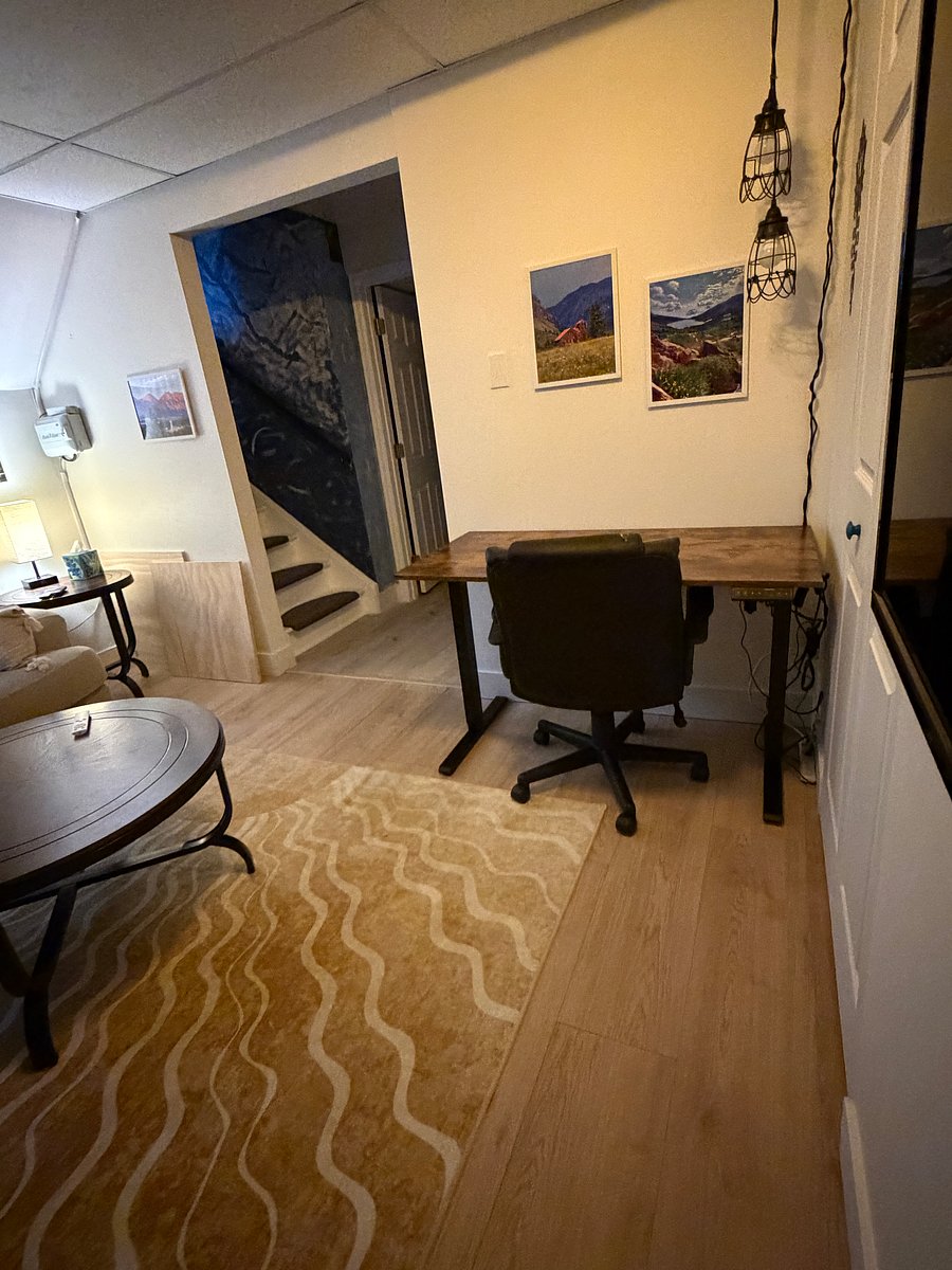 Dedicated work station with electric standing/sitting desk