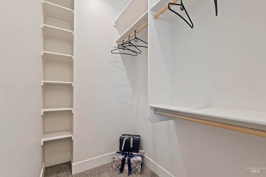 Master Walk In Closet
