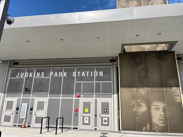Judkins Park Light Rail Station 6 minute walk away - taking you to/from airport, downtown Seattle, Redmond/Microsoft campus, and more!