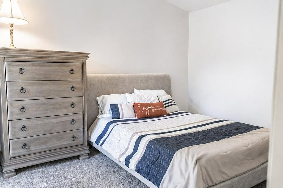 Bedroom 2 with Queen Bed