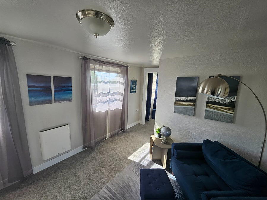 Reading/Lounge Room (Upstairs)