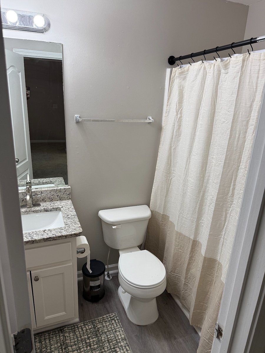 Furnished Finder property 995501_1 photo 12