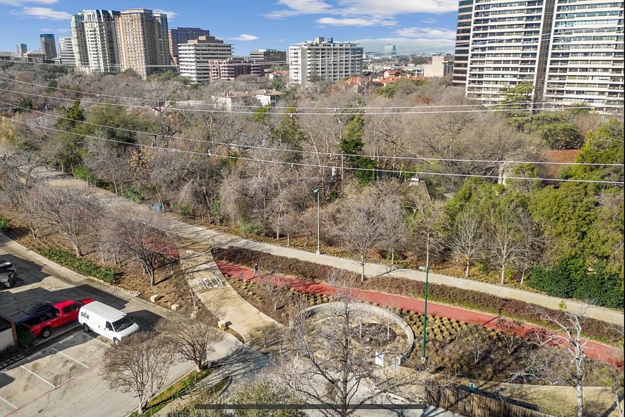The unit is directly off of the Katy Trail and has an easy access point right in front of it. Walk out of the unit and in about two minutes, you are on the Katy trail. No worries about parking because your car would already parked in the unit's covered parking spot.