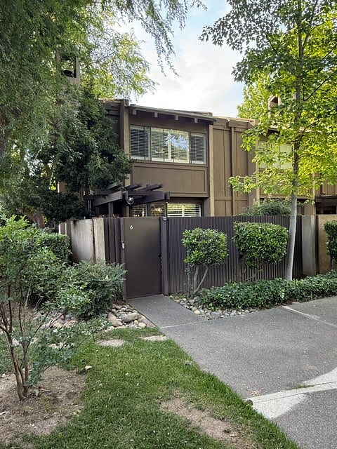 Furnished Finder property 995520_1 photo 12