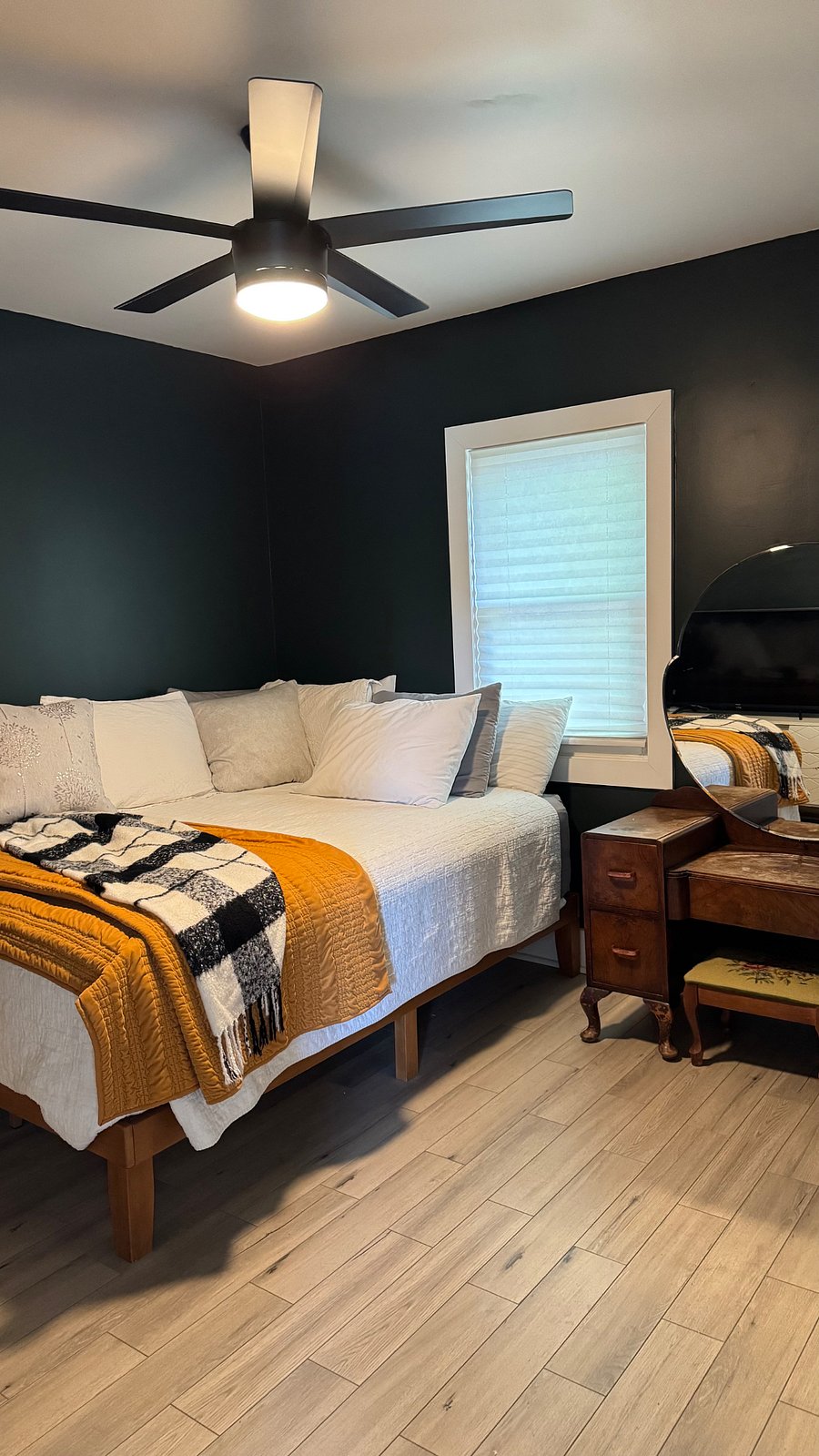 Second bedroom