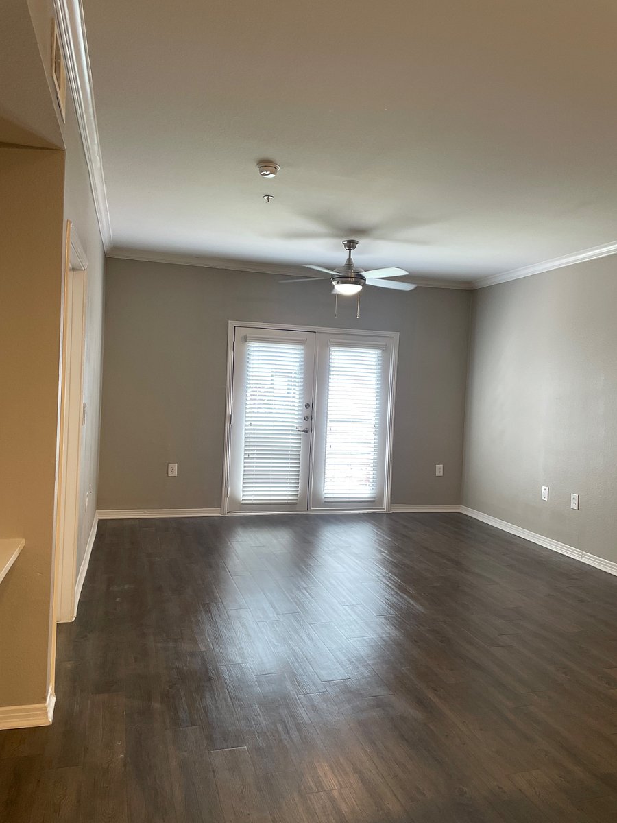 1-Bedroom Unit - Living Room