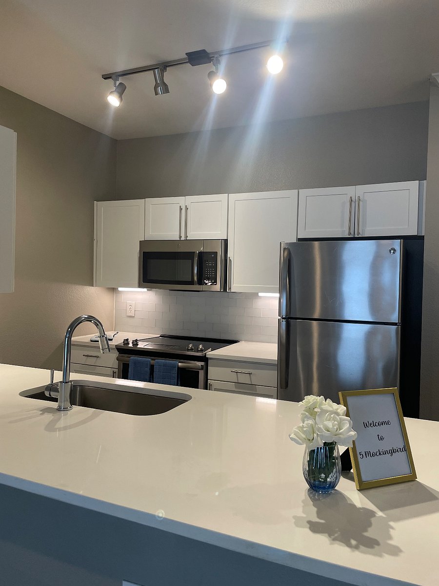 1-Bedroom Unit - Kitchen