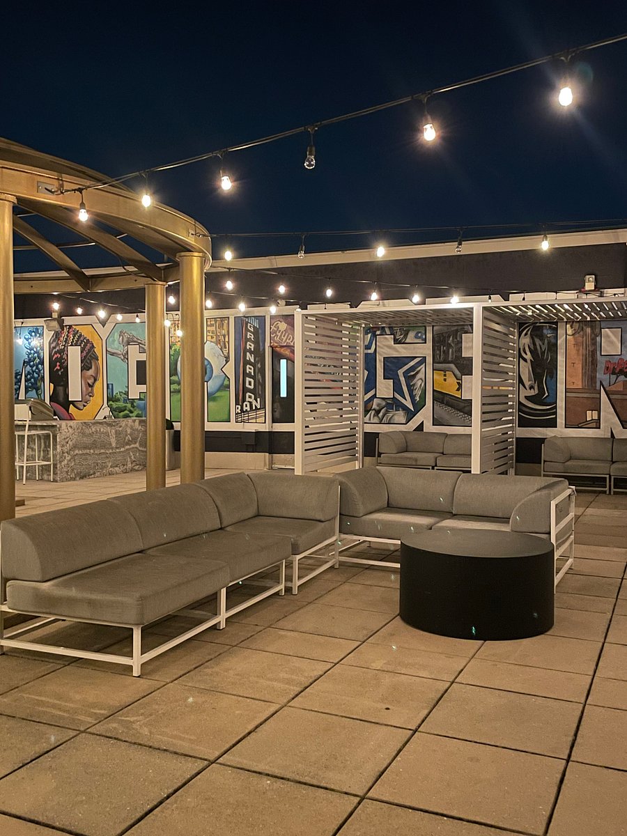Sun Deck & Lounge