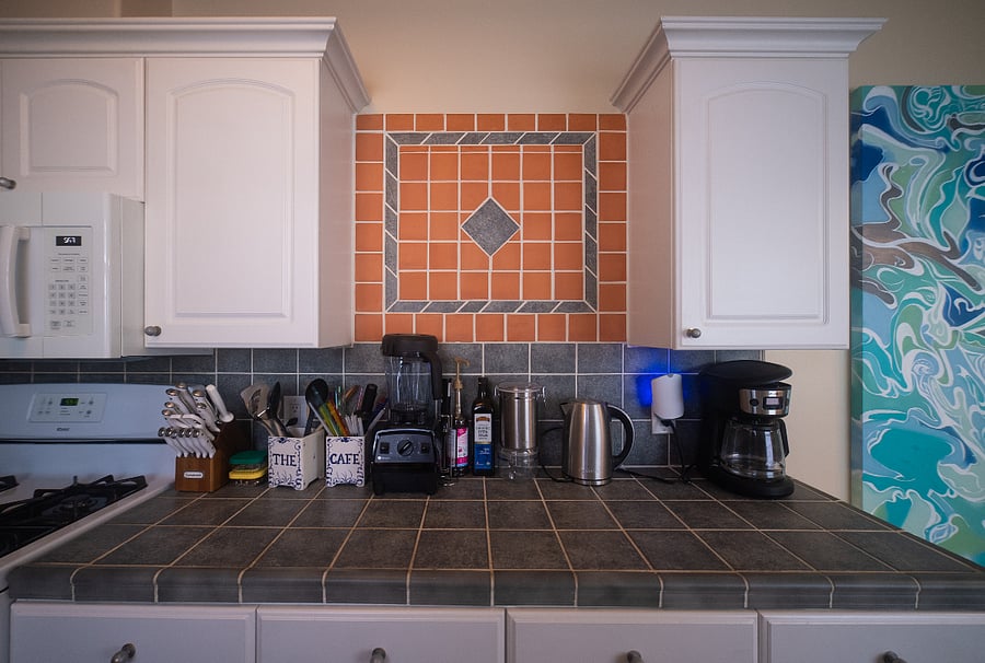 Everything you need is provided, including coffee maker, tea kettle, and blender.