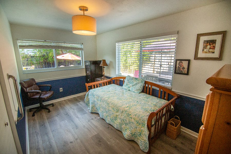 2nd Bedroom - Sleeps 2 / Trundle Bed