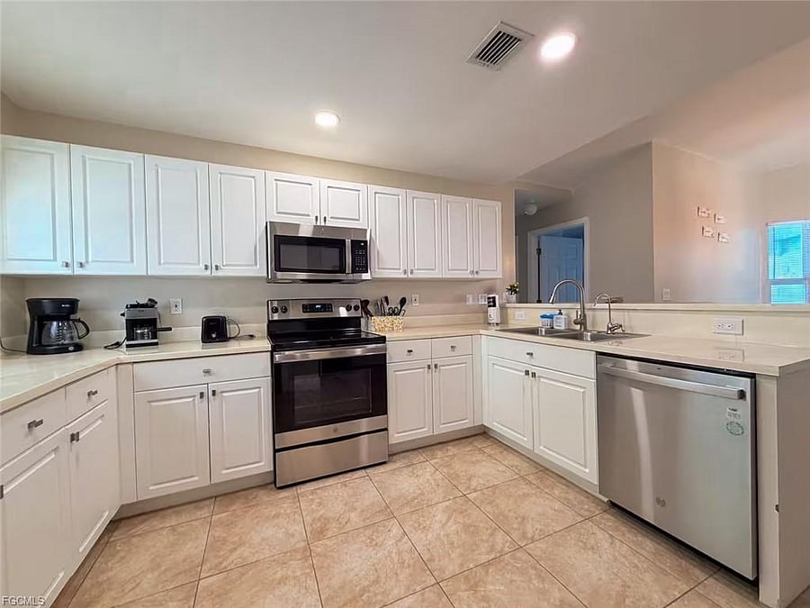 Furnished Finder property 995618_1 photo 8