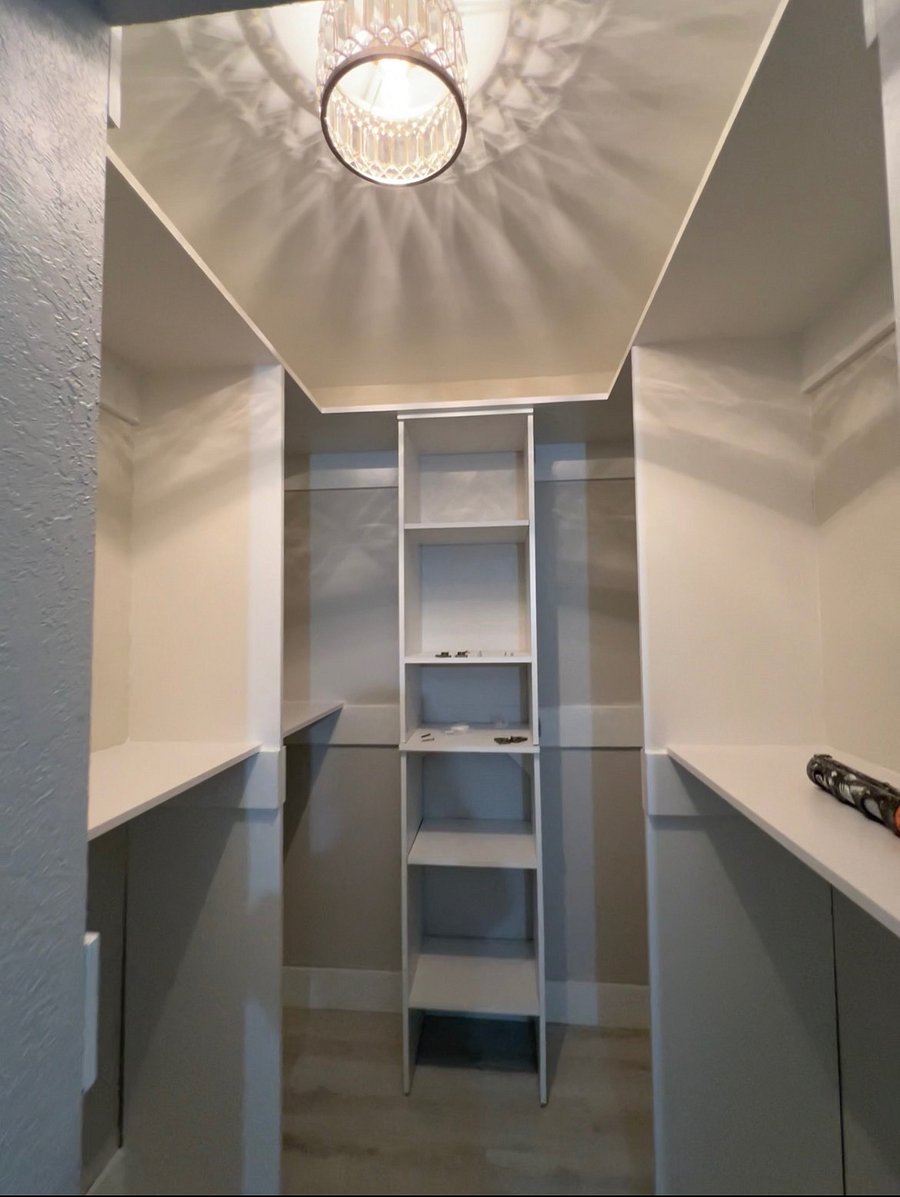 Walking closet with plenty of storage