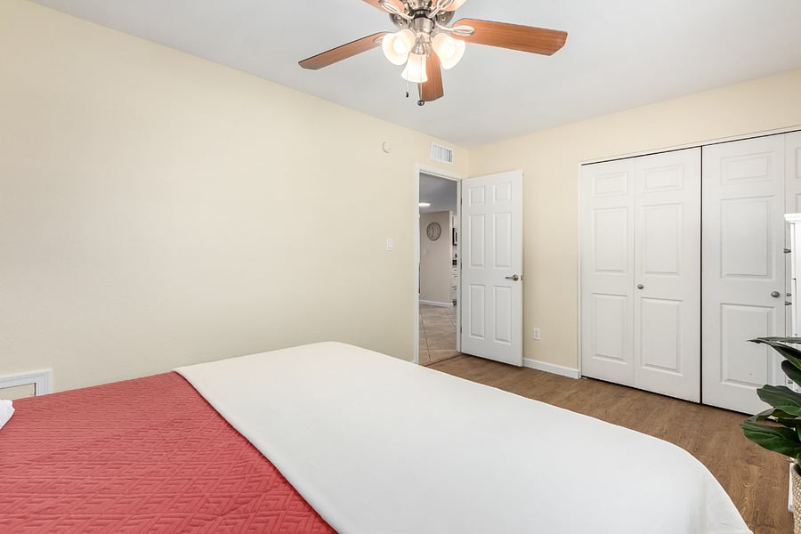 King Bedroom Closets