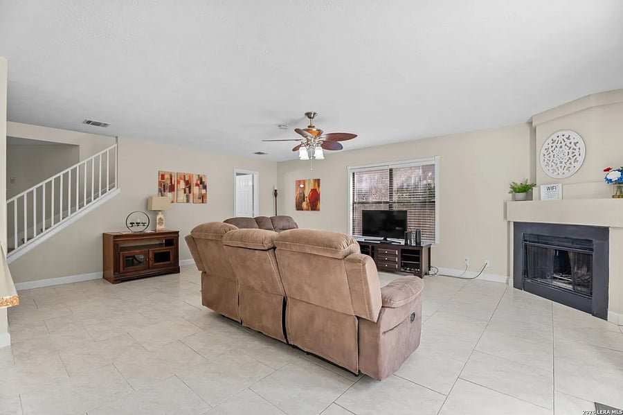 Furnished Finder property 995717_1 photo 3