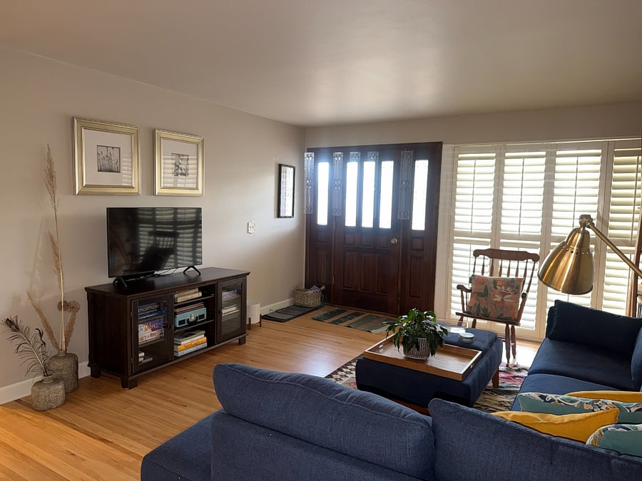 Additional living room with Smart TV