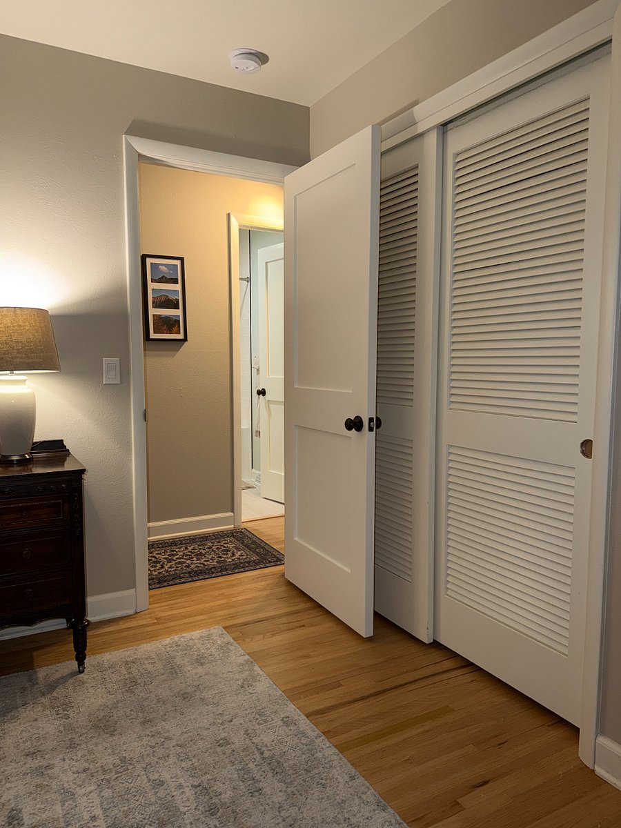 Second Bedroom looking into hallway/second/guest bathroom