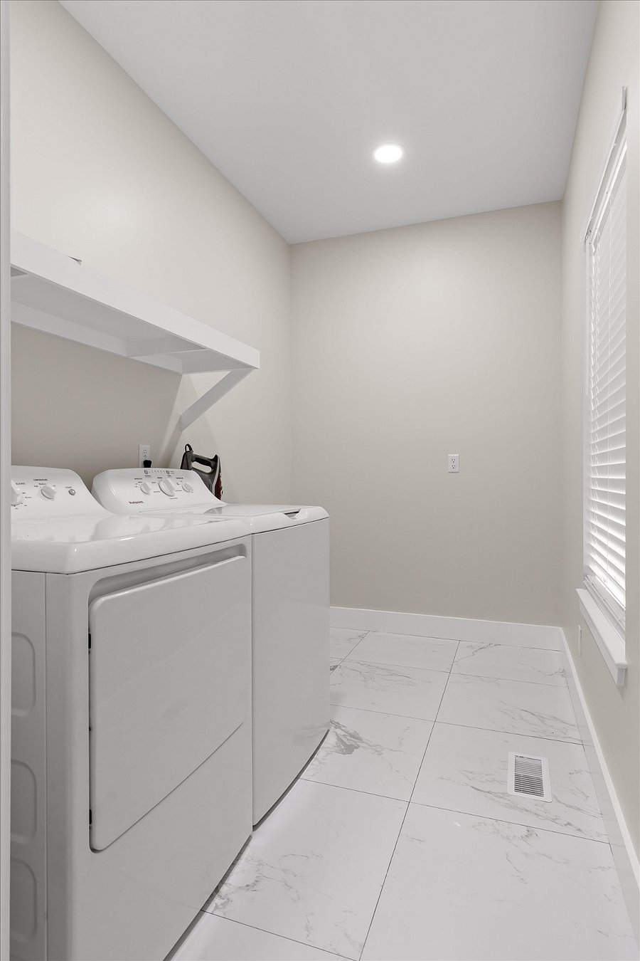 Fully equipped laundry room