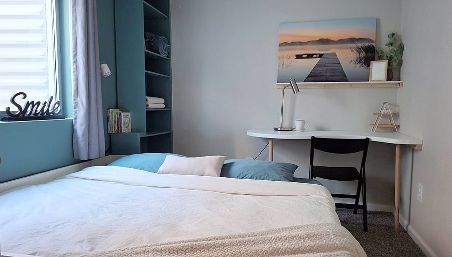 Second bedroom with the queen bed