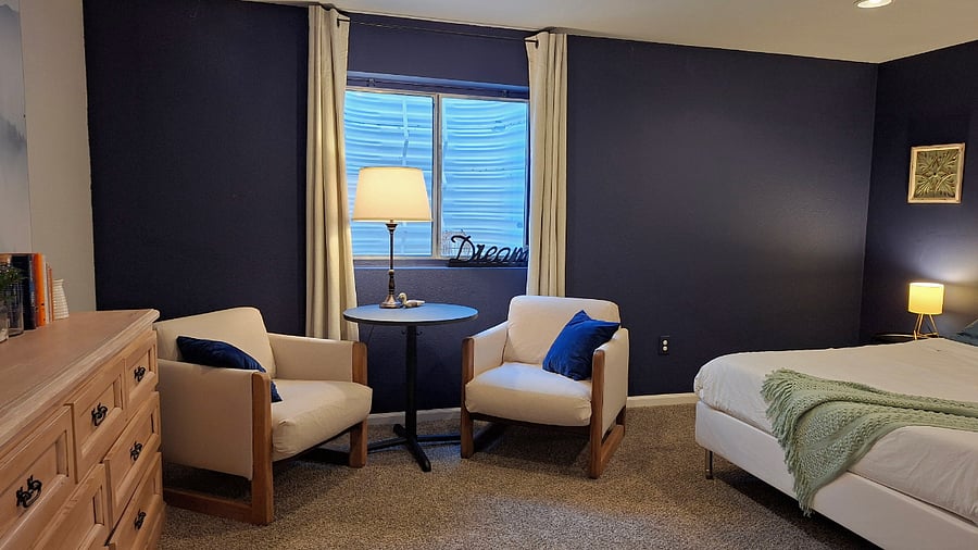Seating area primary bedroom