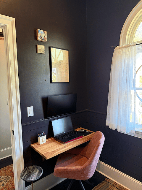 First floor office/sitting room.