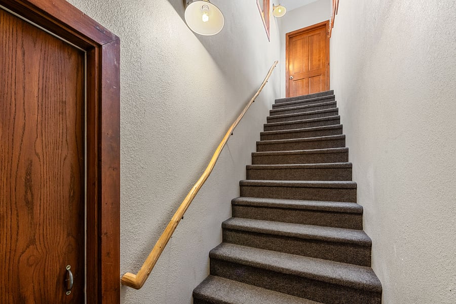 Private entrance to apt