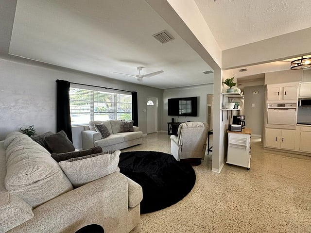 Furnished Finder property 996024_1 photo 11