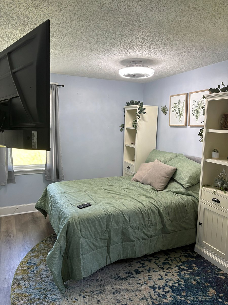 first floor bedroom 1; full bed