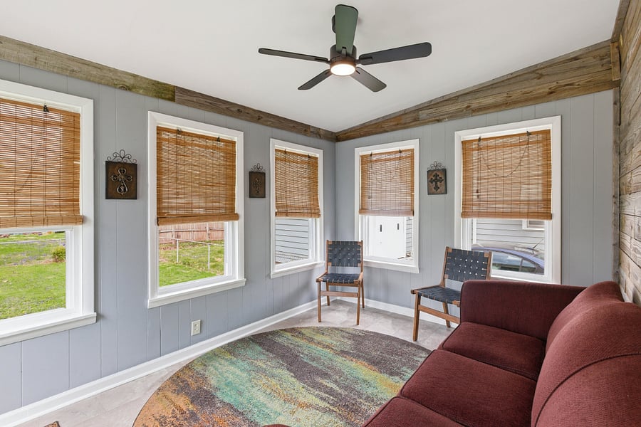 All Season room- with Sofa Bed