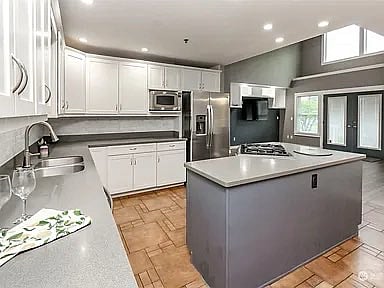 Furnished Finder property 996070_1 photo 2