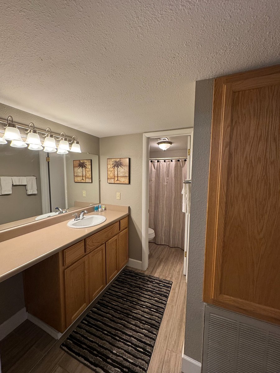 Bath and vanity