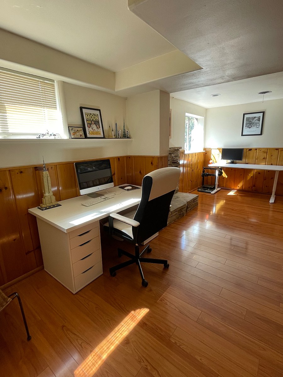 Living room/workspace