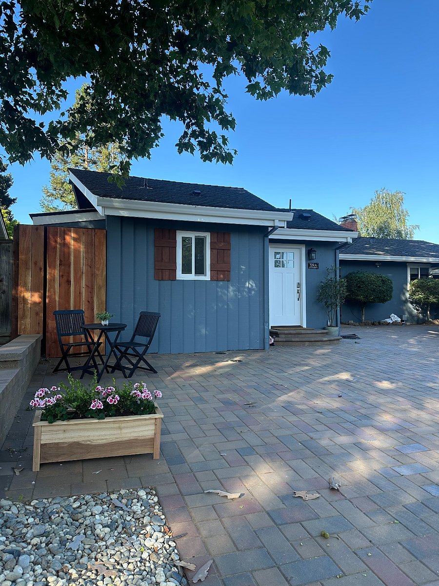 Front of Cottage showing outdoor space.