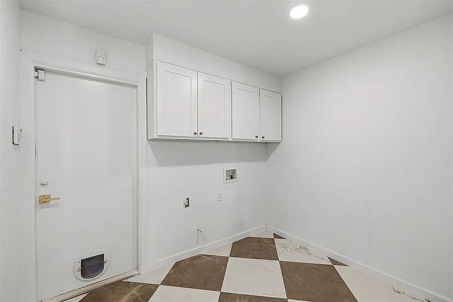 Furnished Finder property 996184_1 photo 30