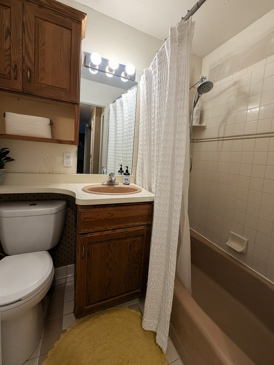 Main bathroom upstairs. This will be updated, and a new picture will be added when it's complete.