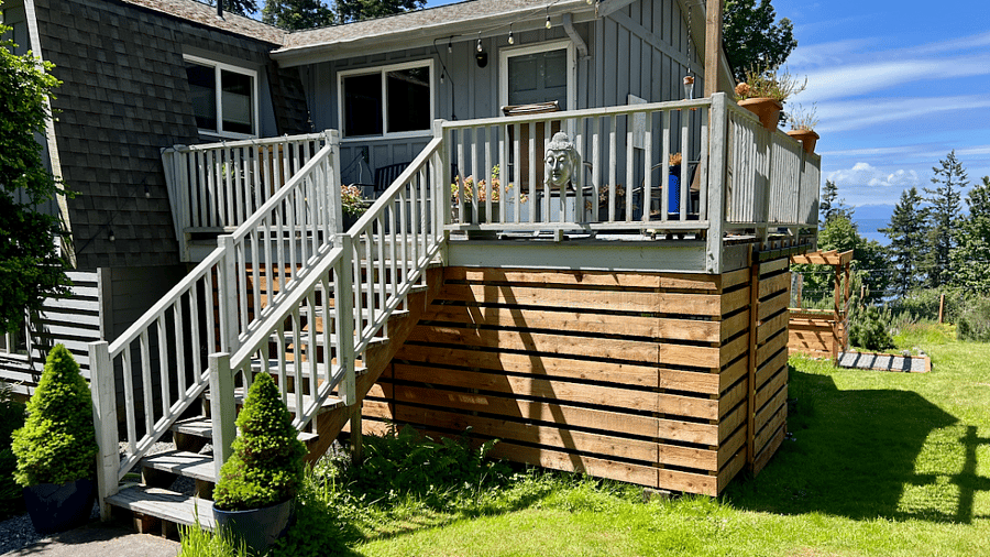 Lots of outdoor living space within WiFi range