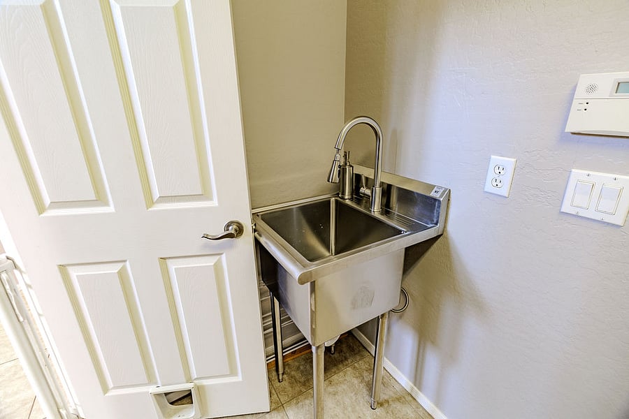 Slop sink