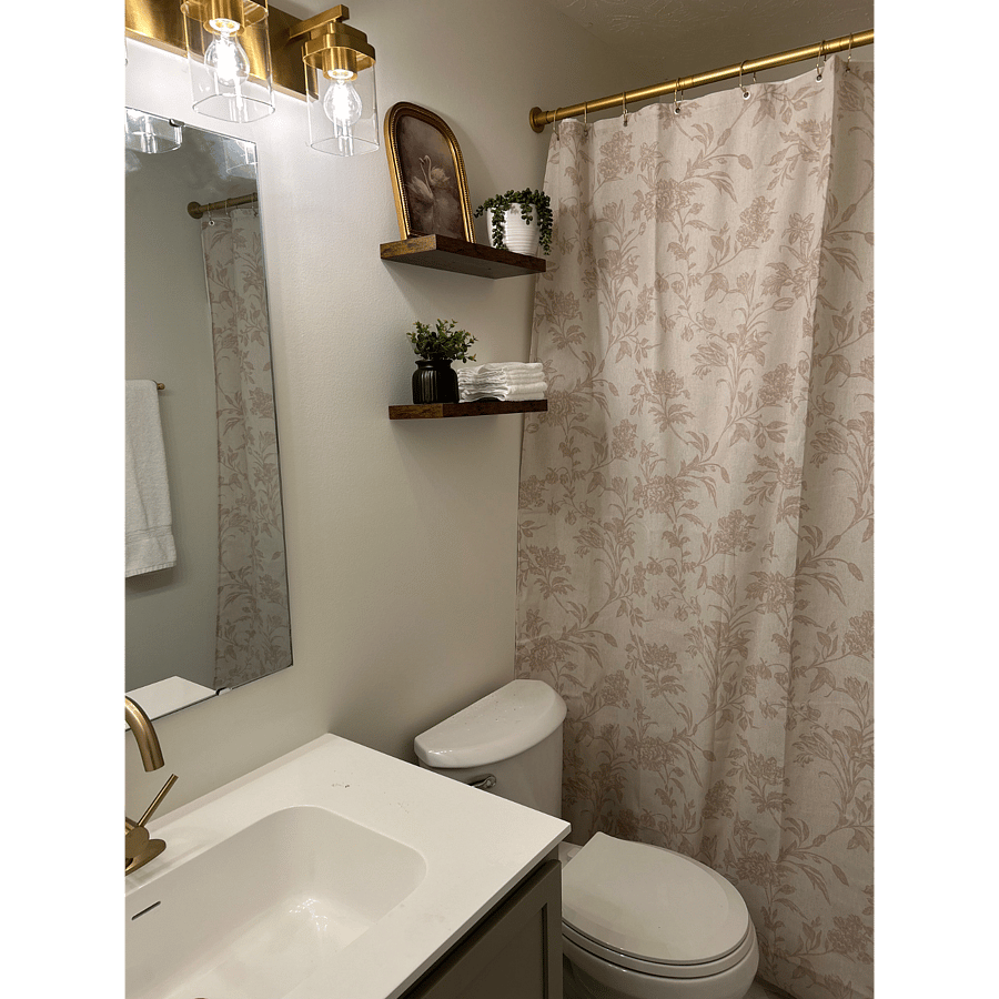 Guest Bathroom Upstairs