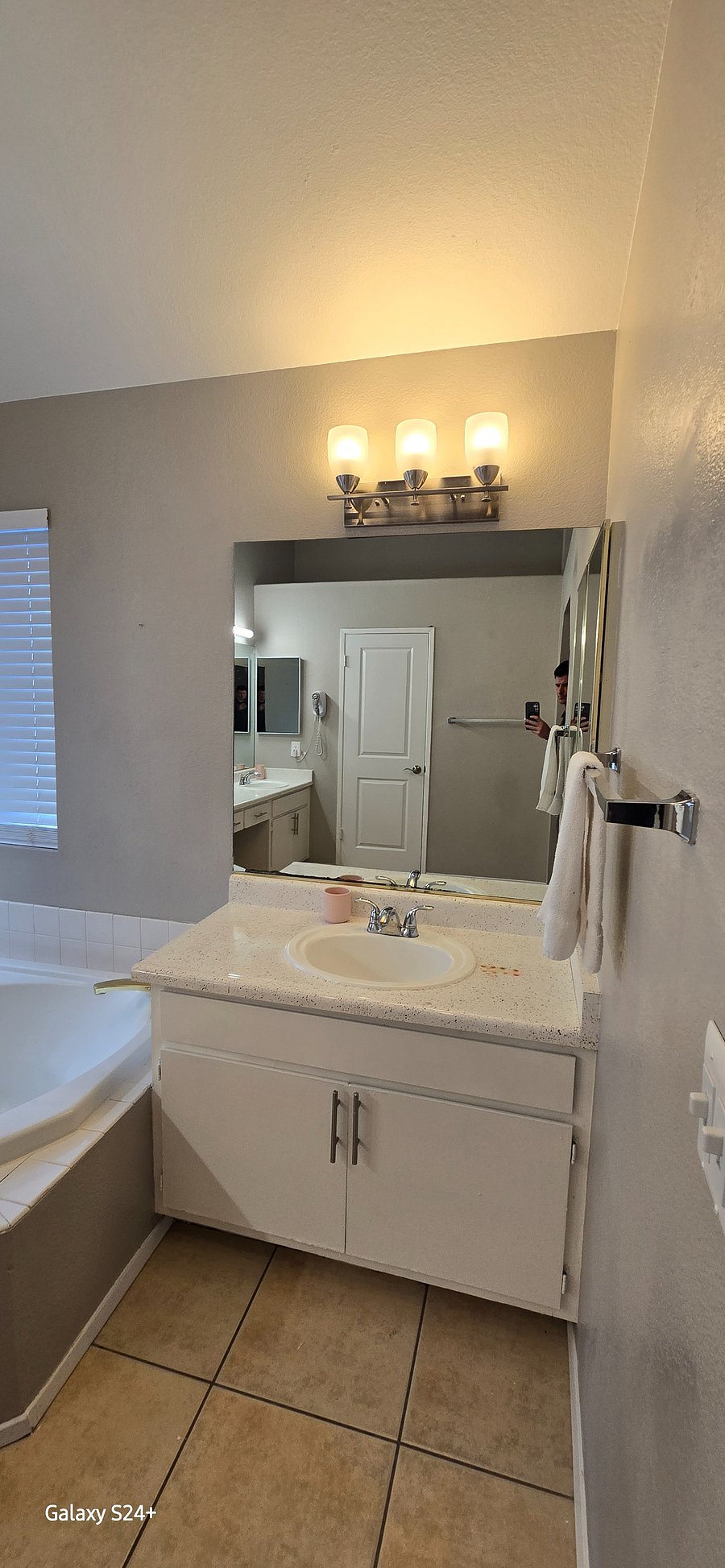 Furnished Finder property 996286_1 photo 11