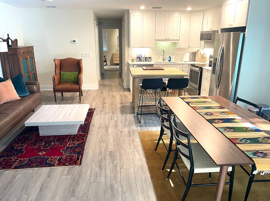 Open plan layout, including kitchen, hallway & bedroom