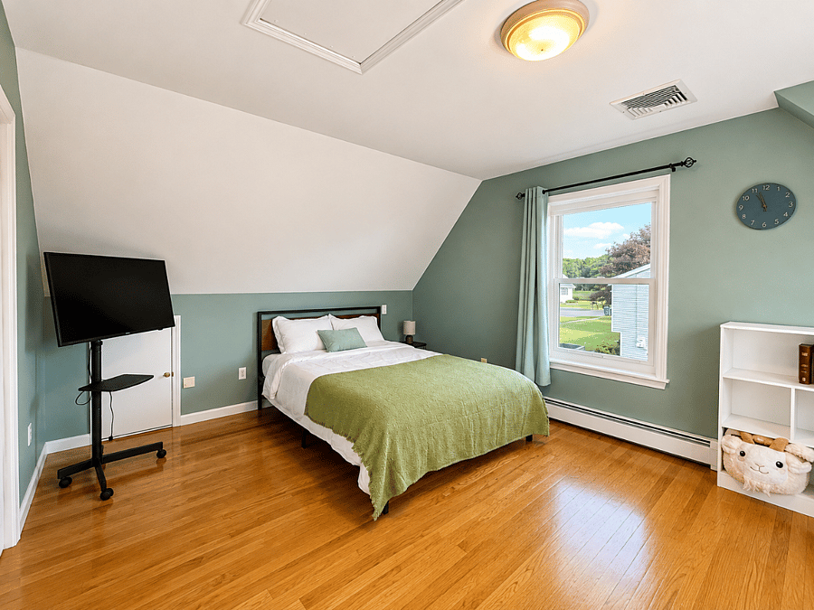 The Upstairs Suite