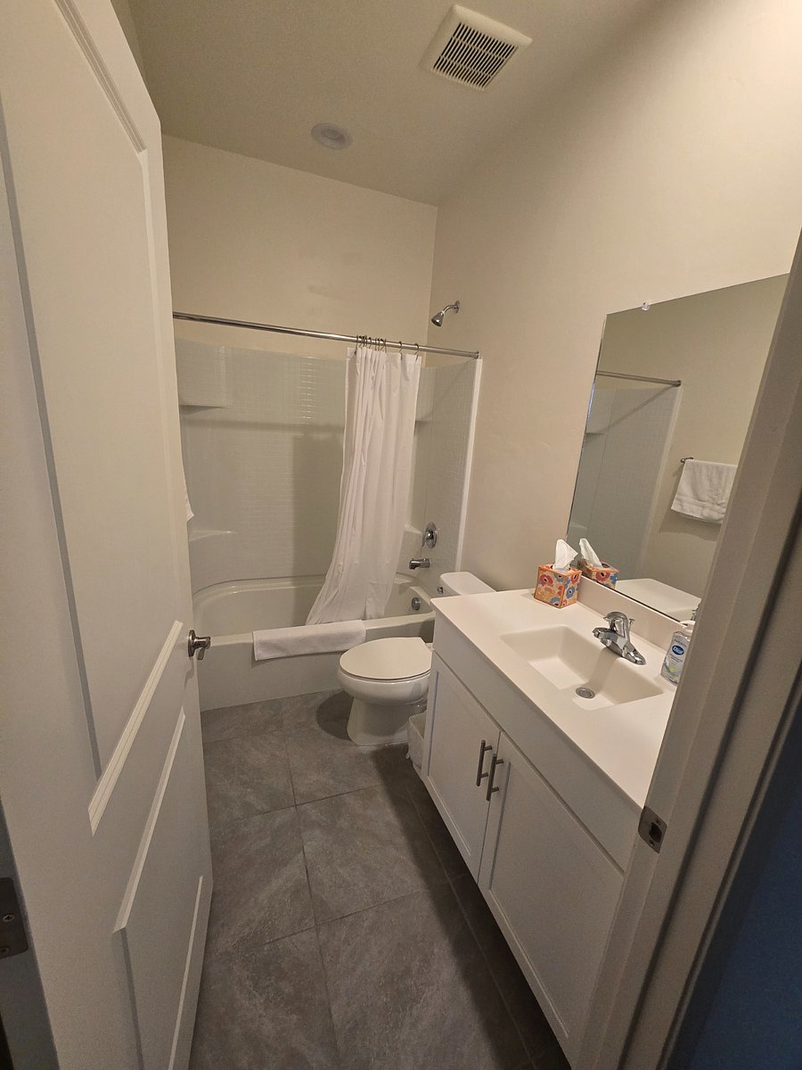Furnished Finder property 996372_1 photo 30