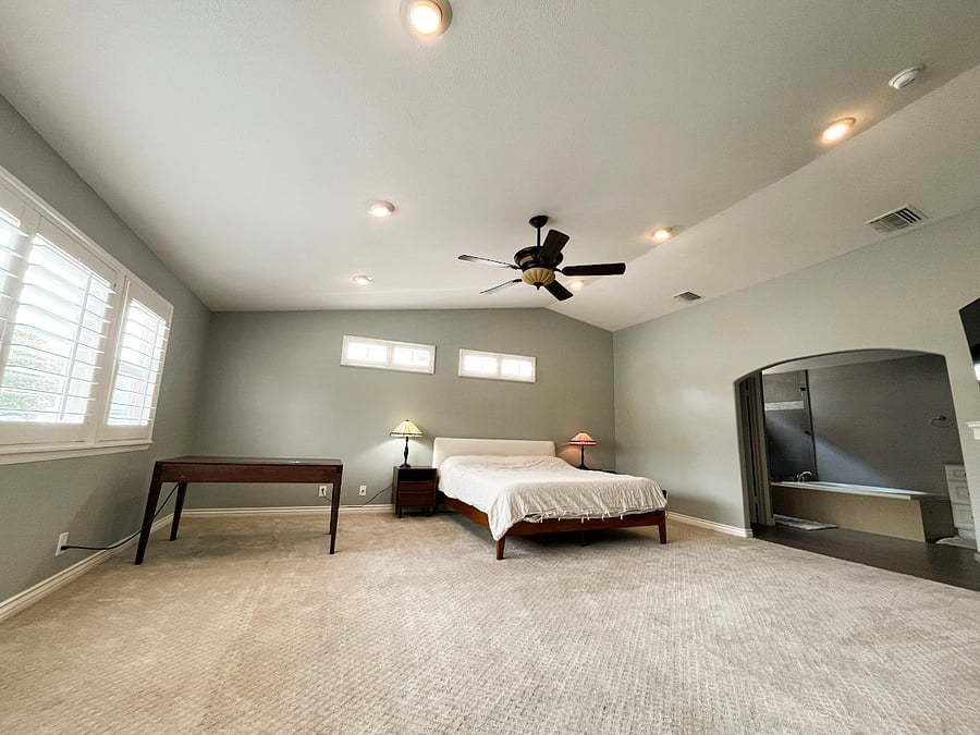 upstairs master bedroom (Cal King)