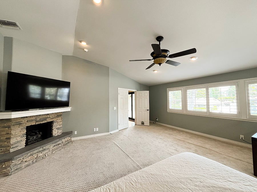 upstairs master bedroom